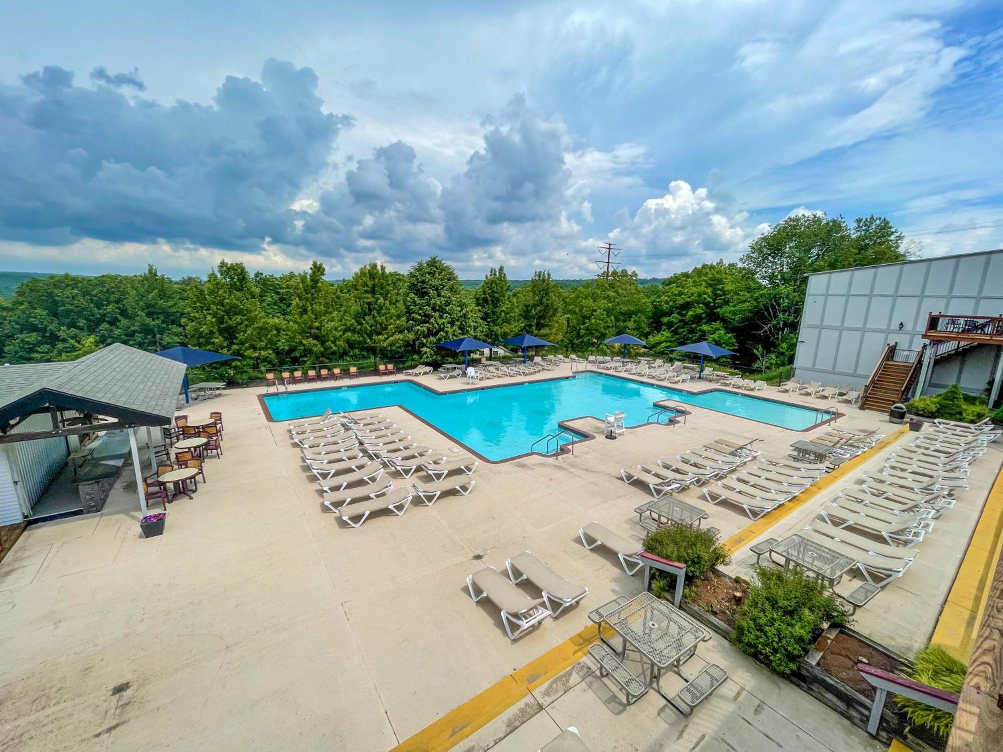 Unique Roundhouse: Hot Tub-Game Room-Firepit&More! Bushkill Exterior foto