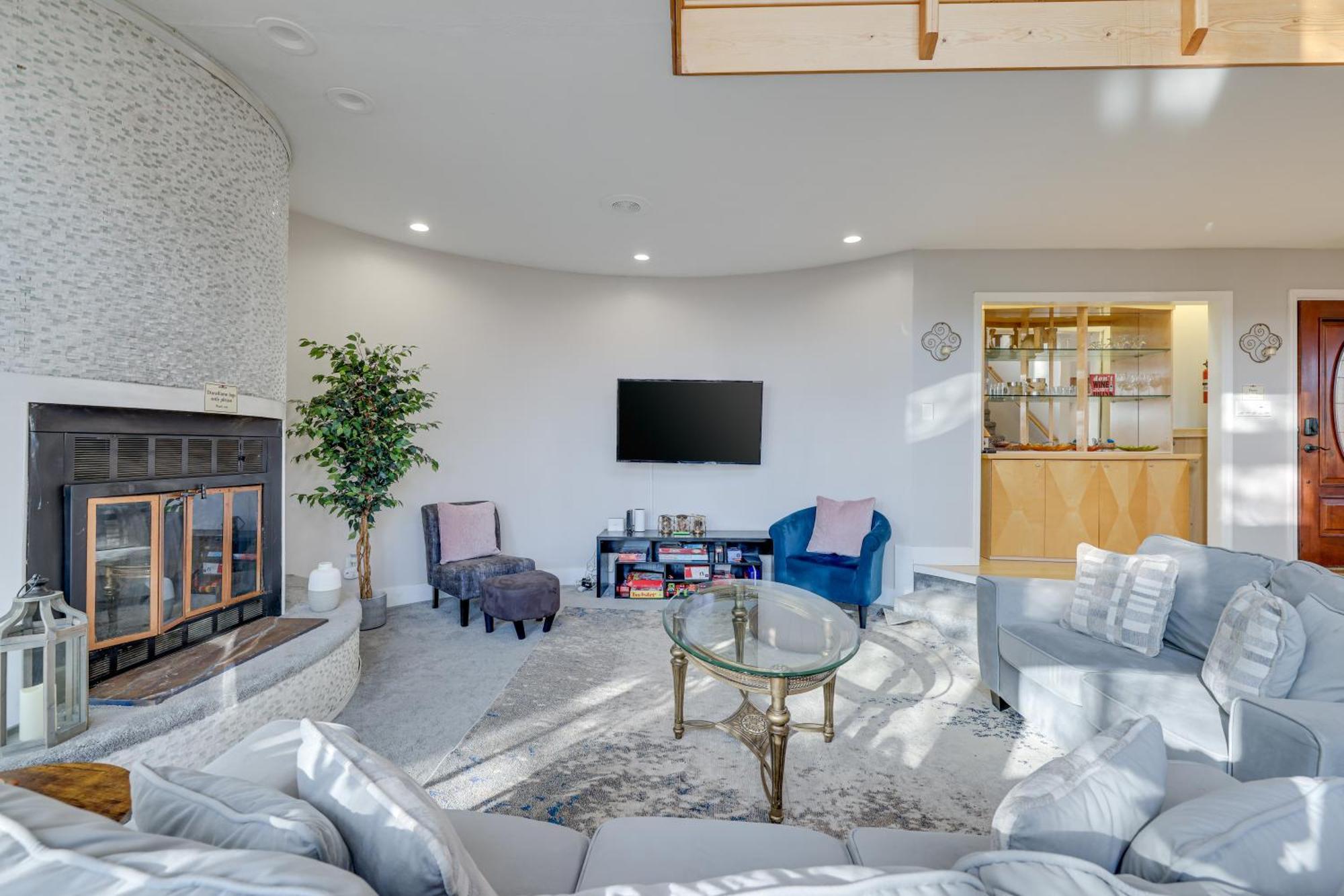 Unique Roundhouse: Hot Tub-Game Room-Firepit&More! Bushkill Exterior foto